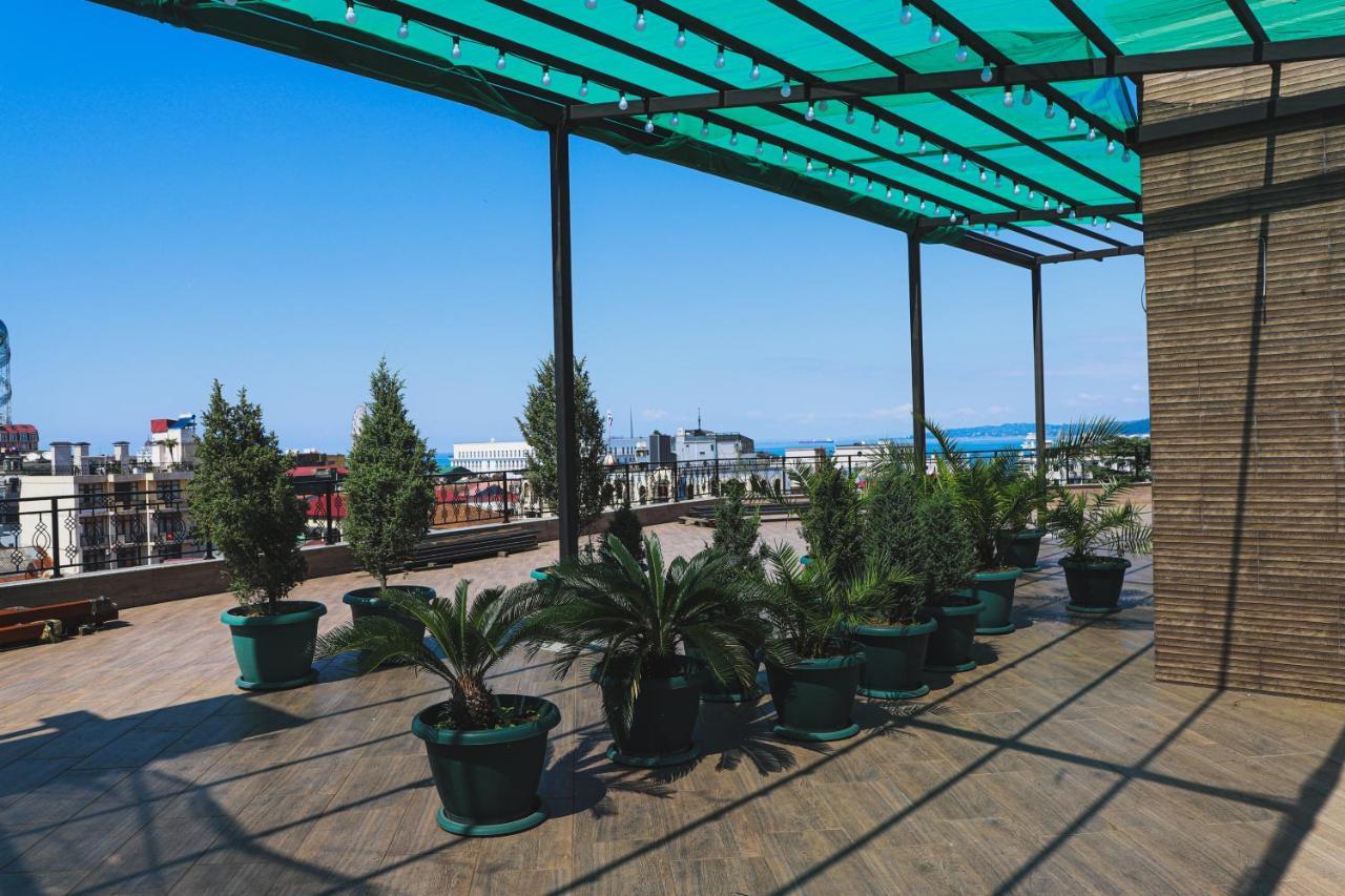 Old Garden Hotel Batumi Exteriör bild